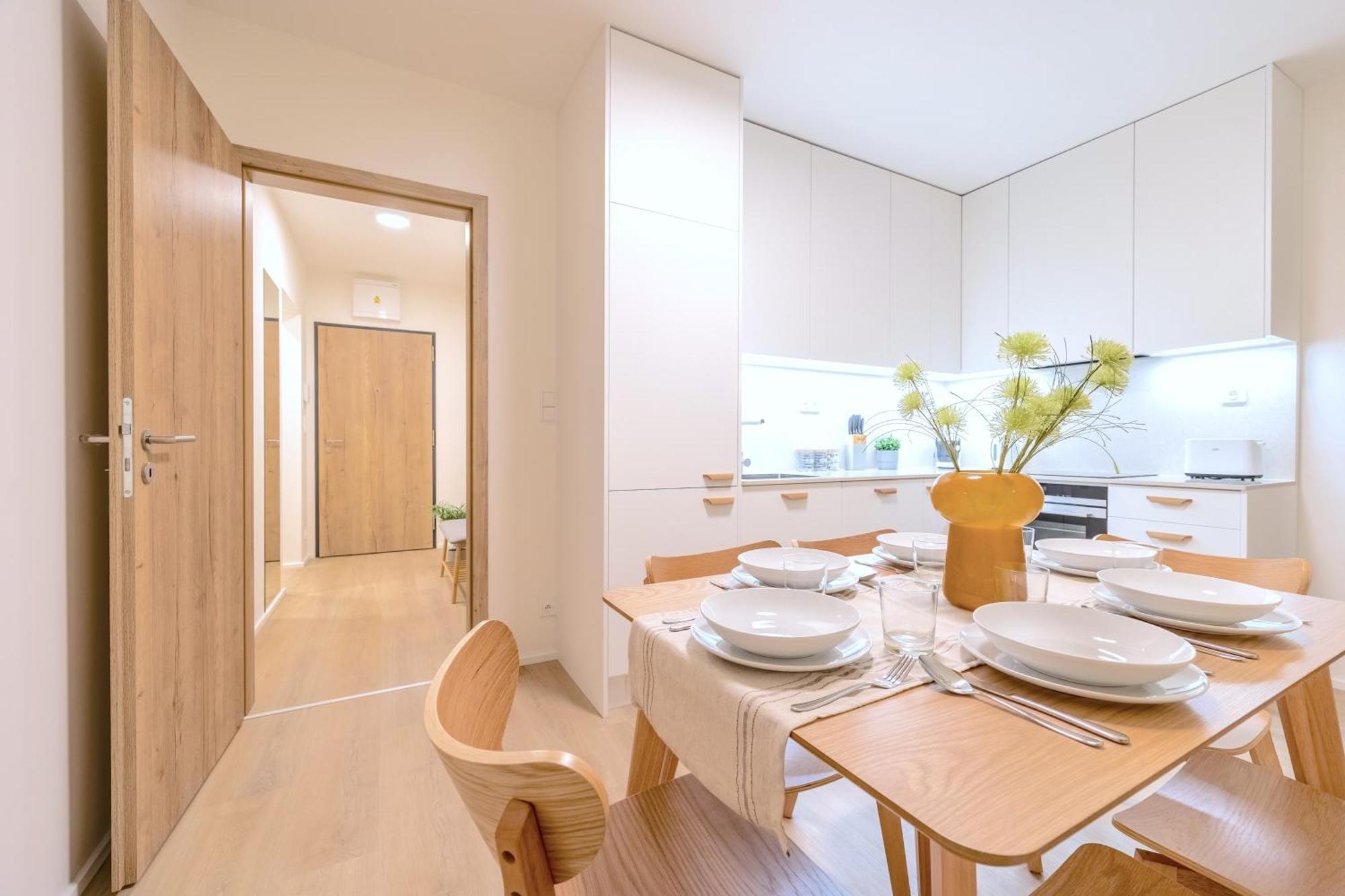 Bright 2Br - 5Th Floor, Balcony, Free Parking By Gravity Prague Apartment Exterior photo